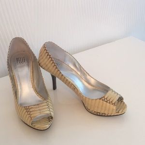 NEIMAN MARCUS. PELLE moda women shoes